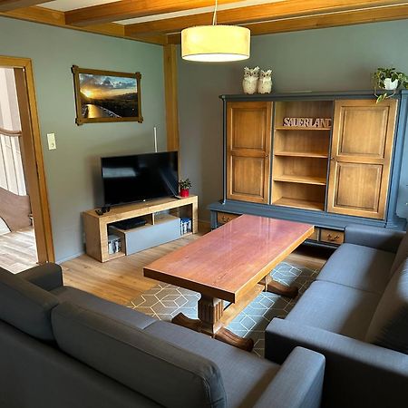 Modernisierte Ferienwohnung Im Schoenen Sauerland Meschede Luaran gambar