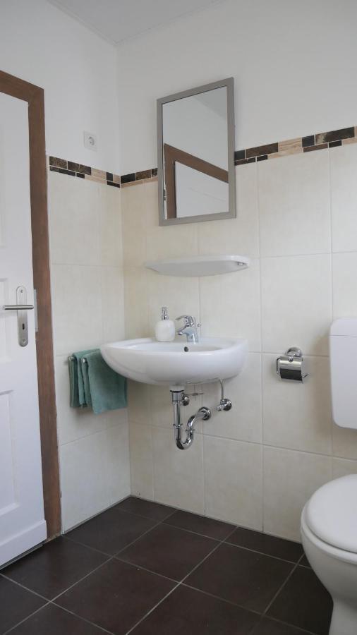 Modernisierte Ferienwohnung Im Schoenen Sauerland Meschede Luaran gambar